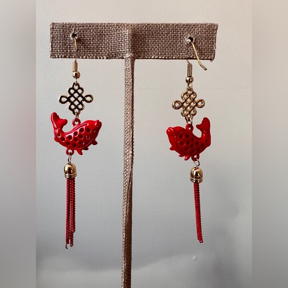 red fish pierced Dangle Earrings rheistones tassel with golden knot - Picture 3 of 8